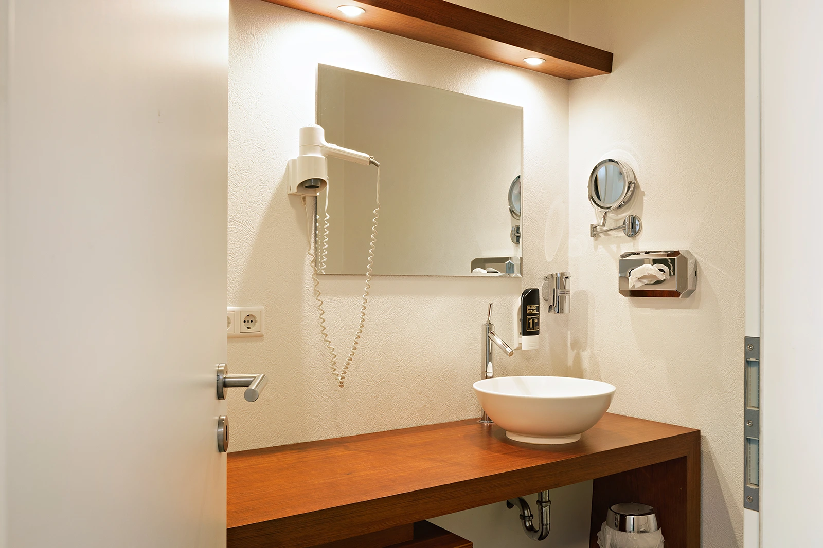 Zimmer der Apartment Anlage in der Ellunder Str., HIer das Badezimmer. Appartment Anlage, Badezimmer.