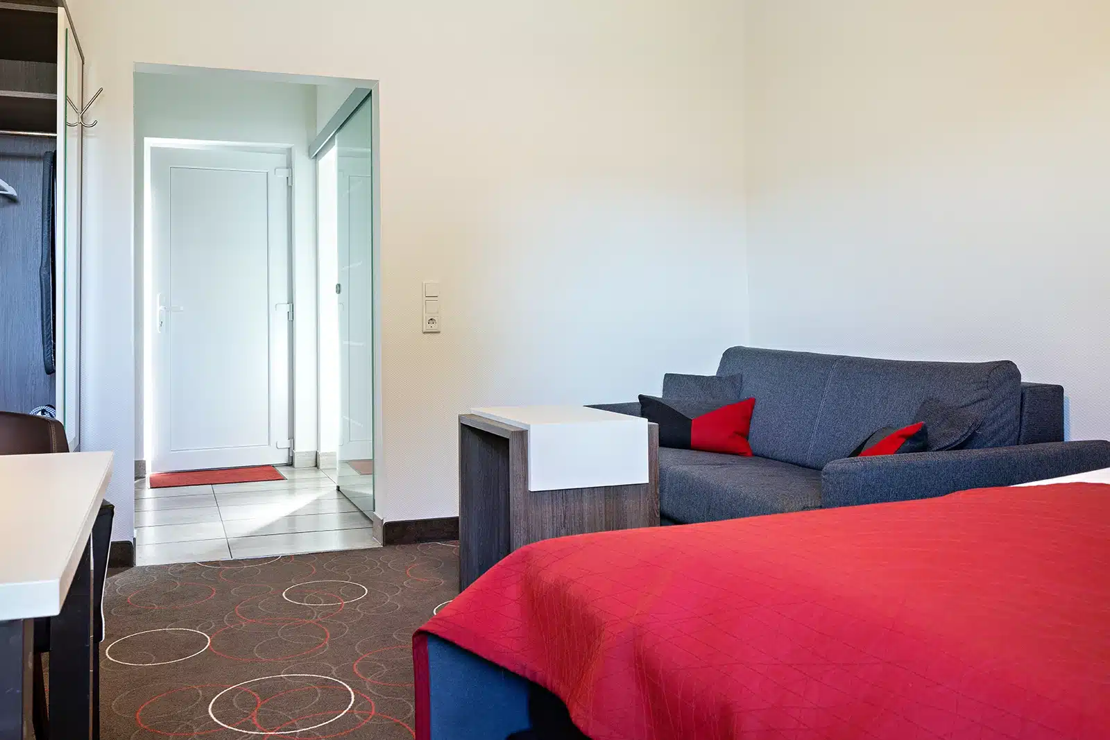 Im Haus Marius Blick zum Fenster